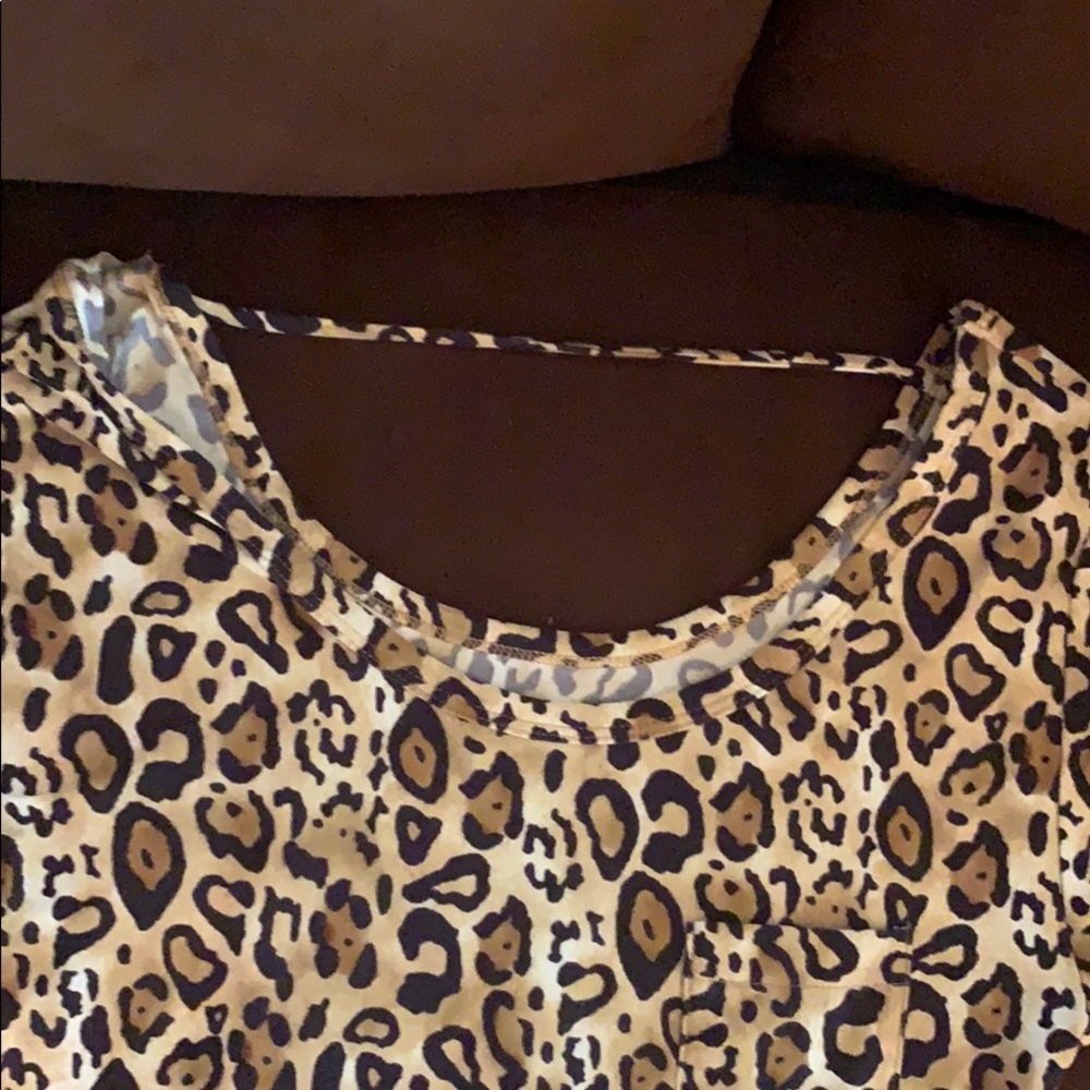 fitted leopard top